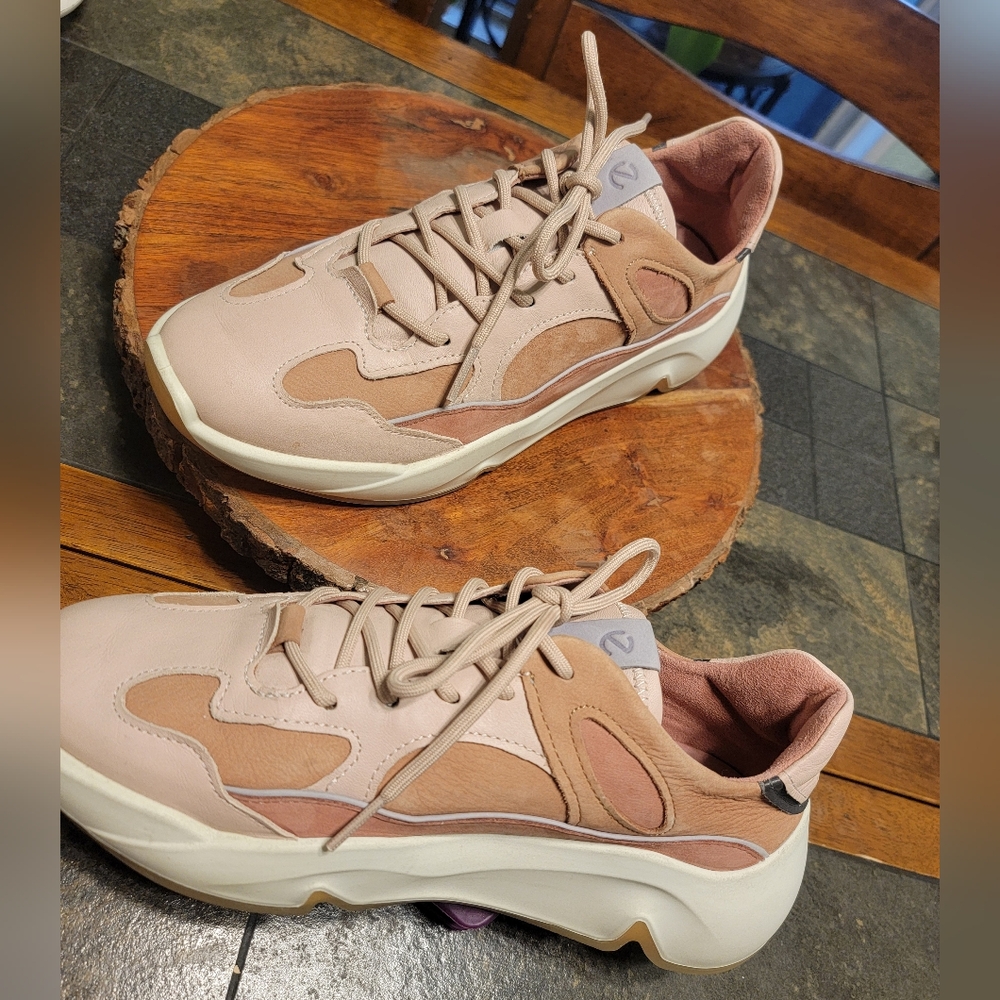 Ecco Women's Sneakers in Pink‎ and Tan